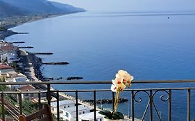 Un Oblò sul Mare